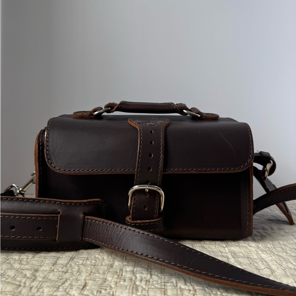 Classic Walnut Leather Messenger Bag